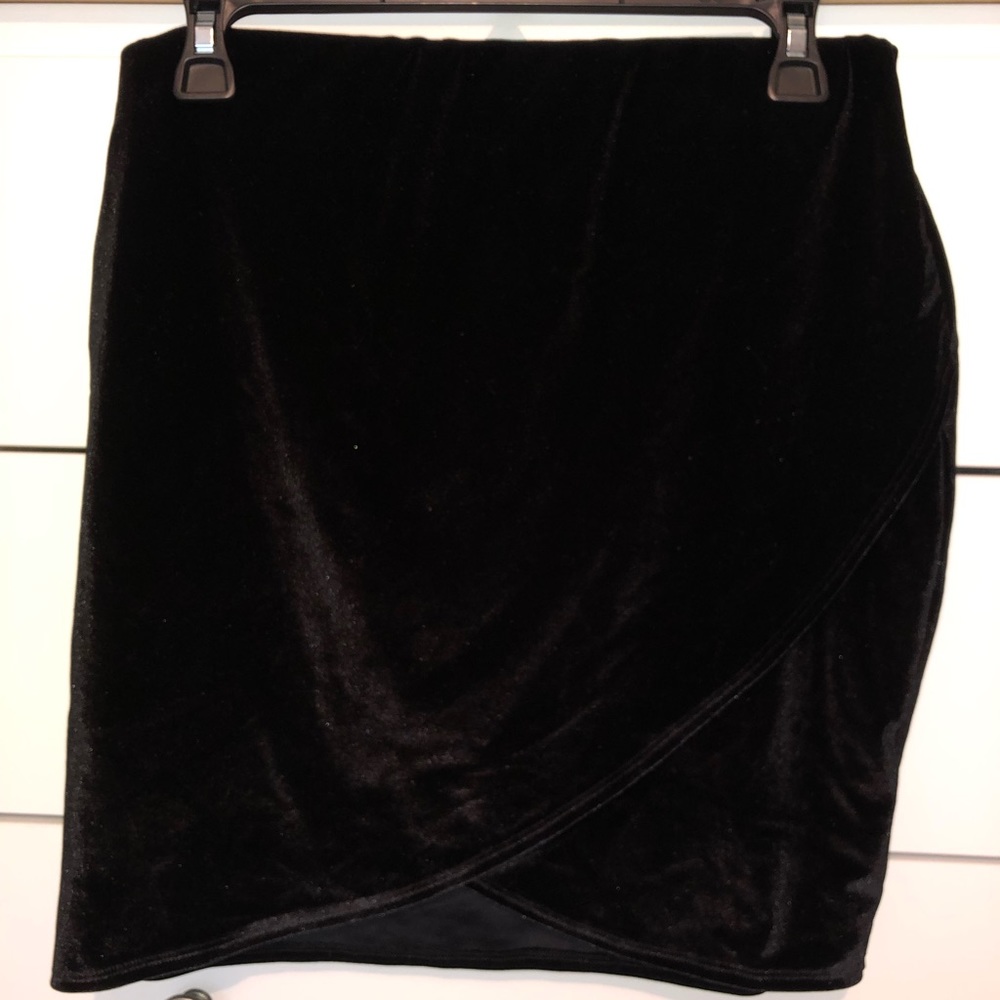 Missguided Tulip Velvet Skirt